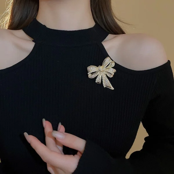Rhinestone Bow Brooch